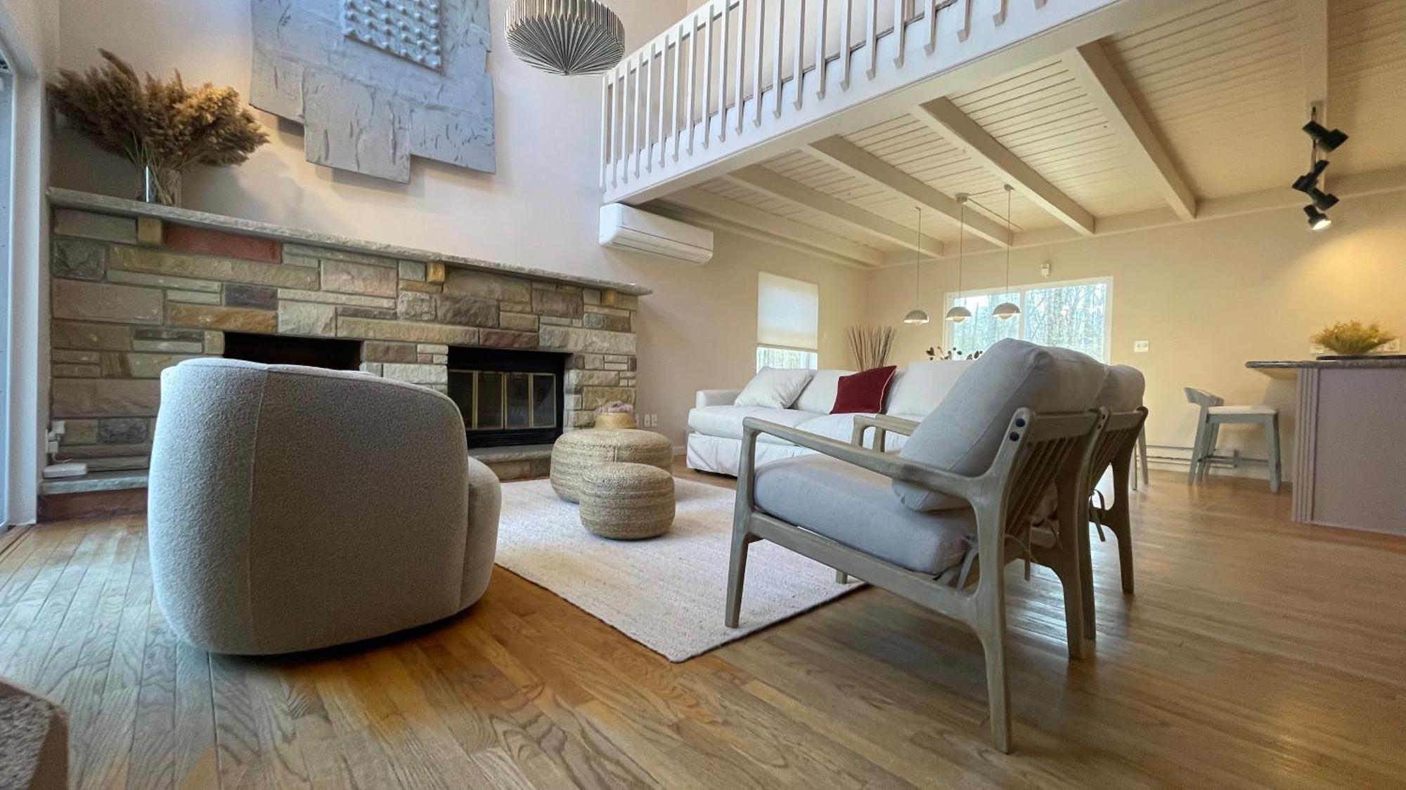 Poconos Modern - Theater - Hot Tub Holiday home East Stroudsburg