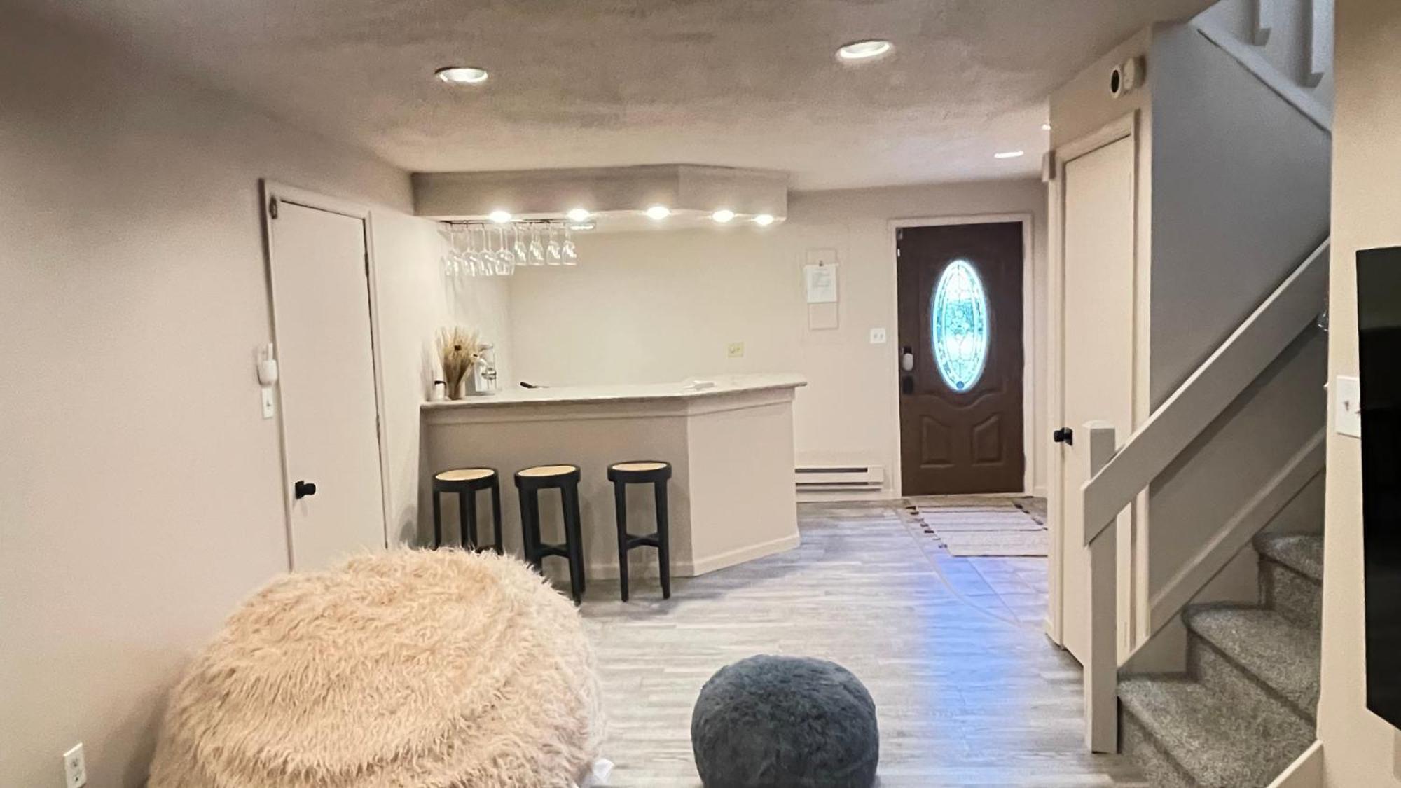 Poconos Modern - Theater - Hot Tub Holiday home East Stroudsburg