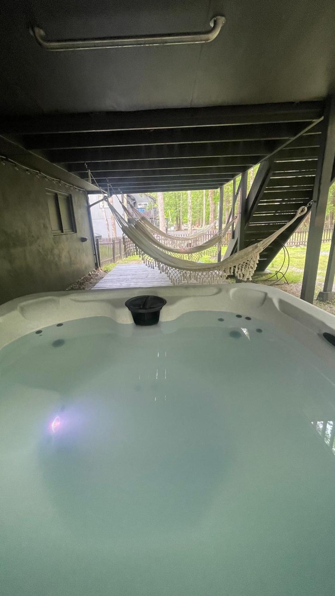 Holiday home Poconos Modern - Theater - Hot Tub *